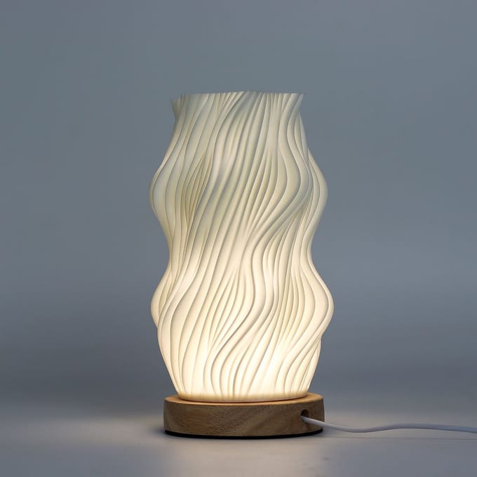 New Wave Lamp – Star Twisted – Hoogte 21cm - Sculpturaal Lichtobject – Cadeau voor hem & haar