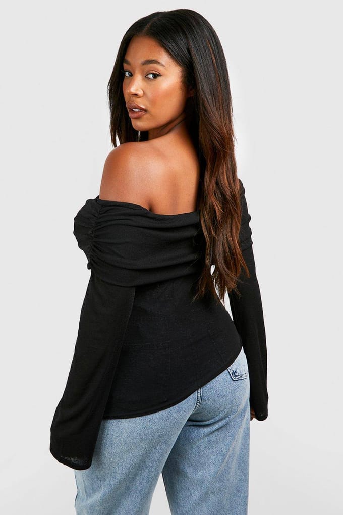 boohoo Dames Plus Bardot Ruched Flare Sleeve Top | Zwart | Maat: 52
