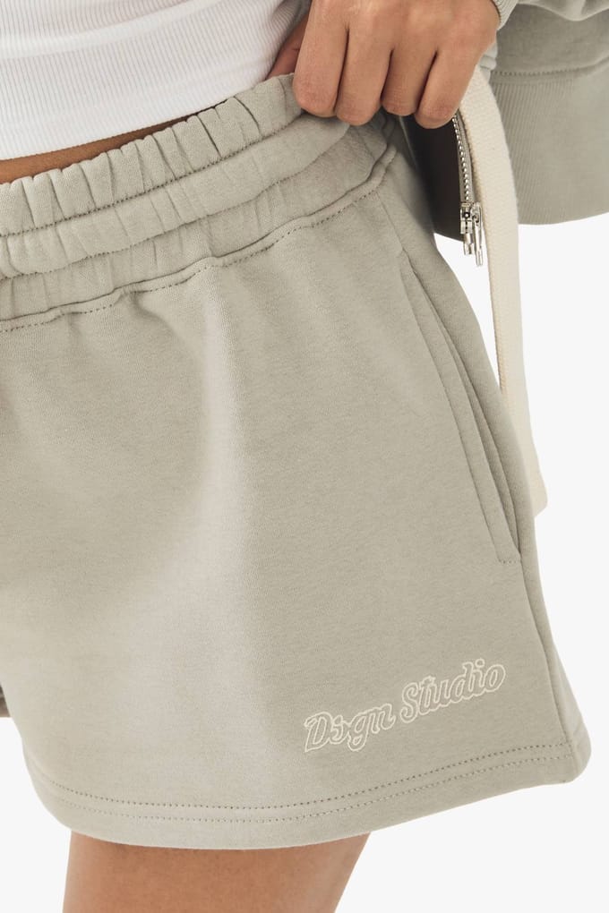 Dames Dsgn Studio Sweat Short Met Contrasterende Trekkoord | Khaki | Maat: Small