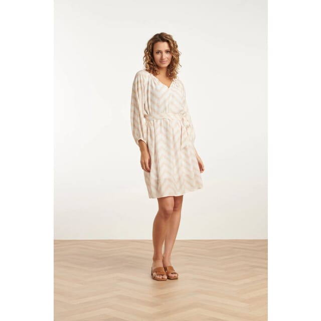 Smashed Lemon 25014 zachtevloeiende 3/4 mouw jurk met zigzag print |