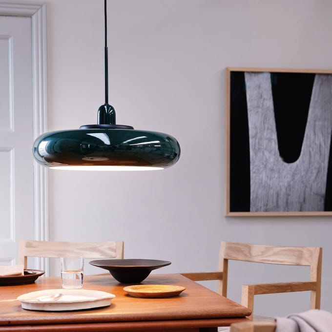 Dyberg Larsen hanglamp Planet, donkergroen, Ø 40 cm, metaal