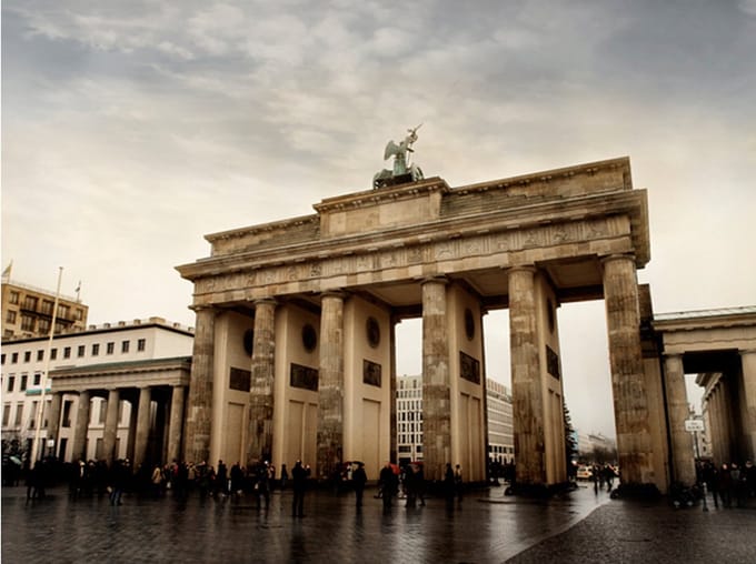 Fotobehang - Toeristen in de buurt van de Brandenburger Tor.