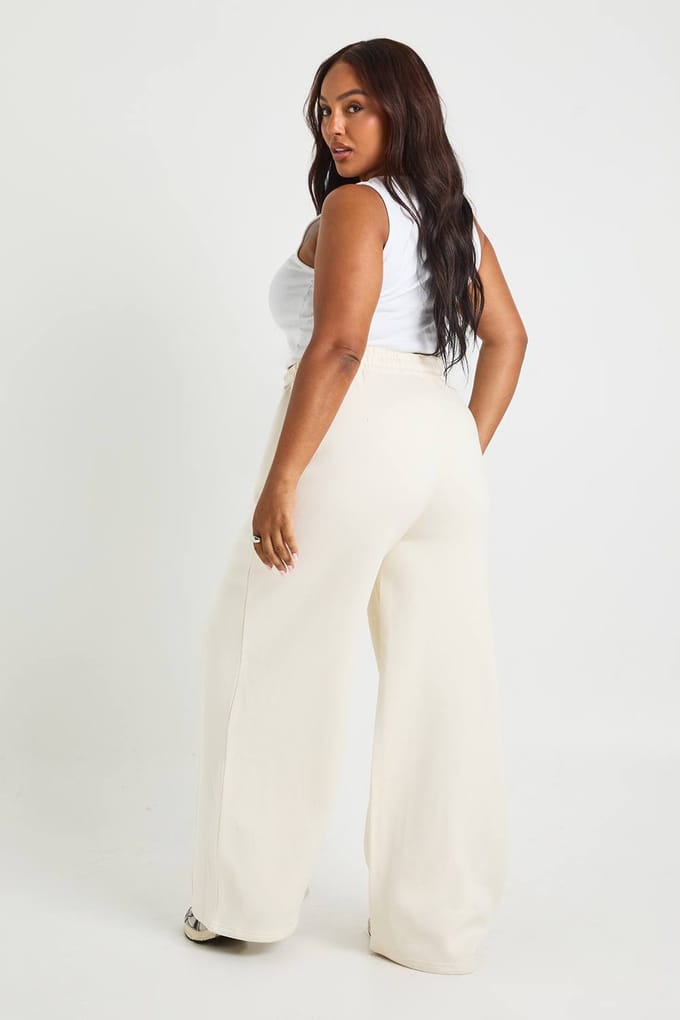 boohoo Dames Plus Core Basic jogger met pintuckdetail en rechte pijpen | Ecru | Maat: 16