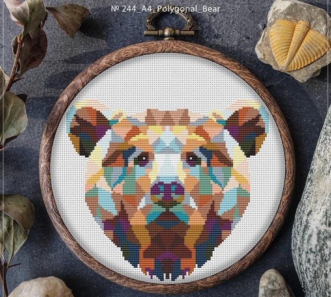 Borduurpakket MANDALA POLYGONAL BEAR - AWSOME PATTERNS