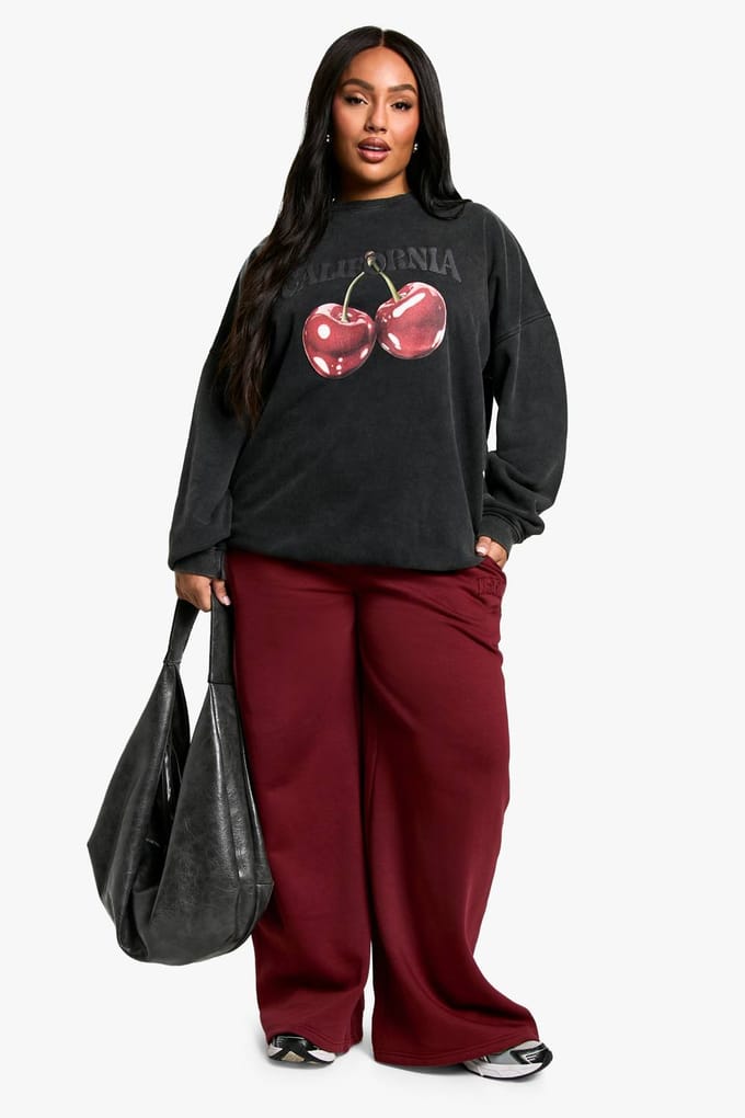boohoo Dames Plus California Cherry Oversized Sweatshirt | Charcoal | Maat: 18