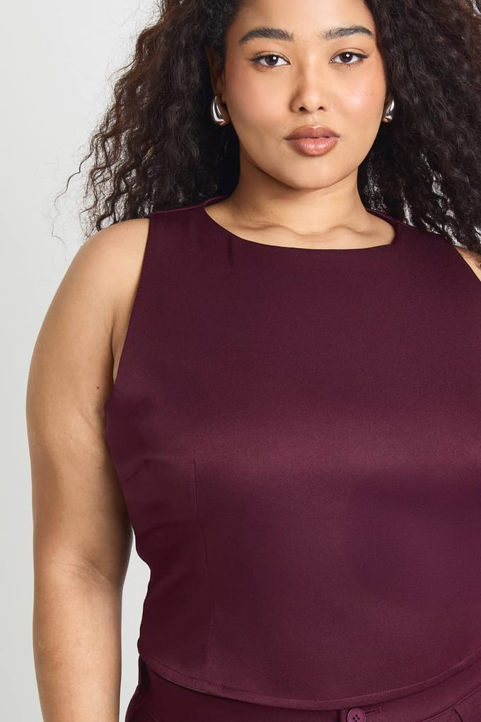 boohoo Dames Plus Racerback Geweven Top met Getailleerde Taille | Pruim | Maat: 48