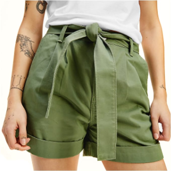Tommy Jeans damesshorts met badgegordel
