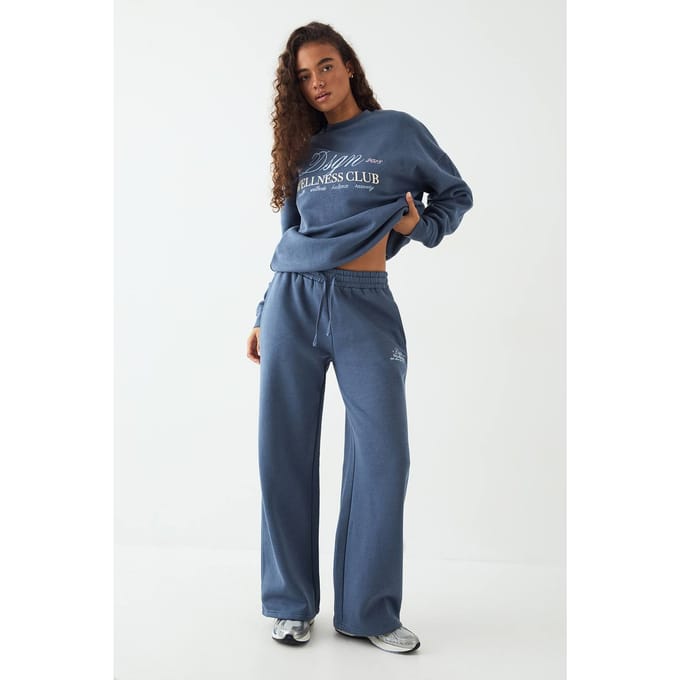Dames DSGN Studio Wellness Club Oversized Sweatshirt Trainingspak | Marineblauw | Maat: Medium