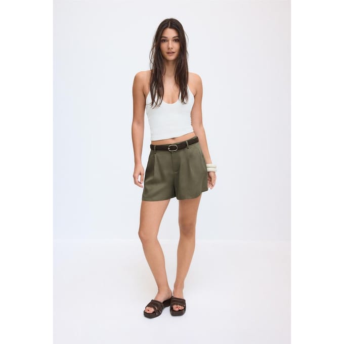 Stradivarius Soepelvallende short met ceintuur  Kaki 42