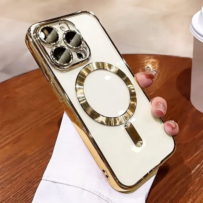 Luxe MagSafe Hoesje voor iPhone 16e – Siliconen met Camera Bescherming en Hoogglans Design - Goud