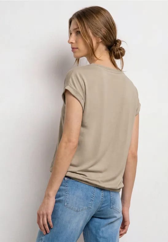 Shirt met boothals en decoratieve tape