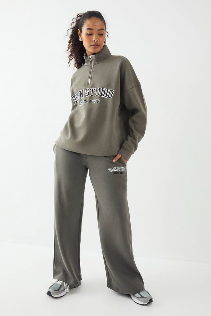 boohoo Dames DSGN Studio Applique Jogger met rechte pijpen | Khaki | Maat: Medium