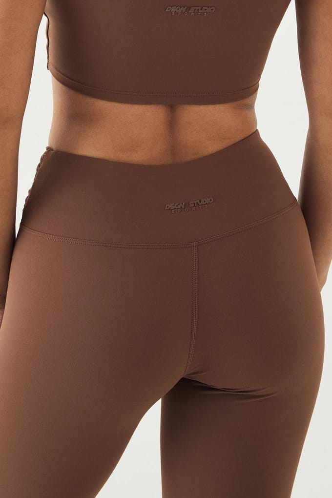 Dames Dsgn Studio Ultra Sculpt Gerimpelde Taille Hoge Taille Legging | Mocha | Maat: Medium