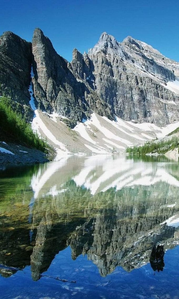 Fotobehang - Lake Agnes 150x250cm - Vliesbehang