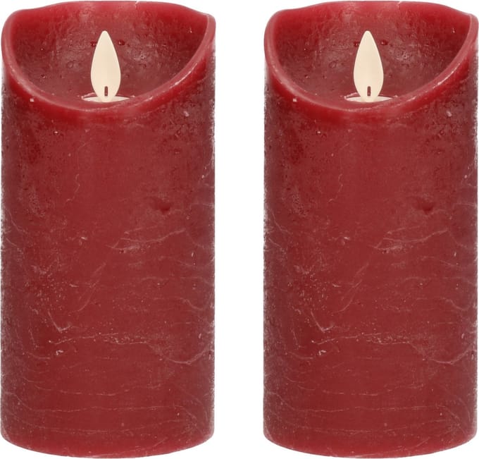 Anna's Collection Led kaars/stompkaars - 2x - bordeaux rood - H15 x D7,5 cm - wax - bewegende vlam