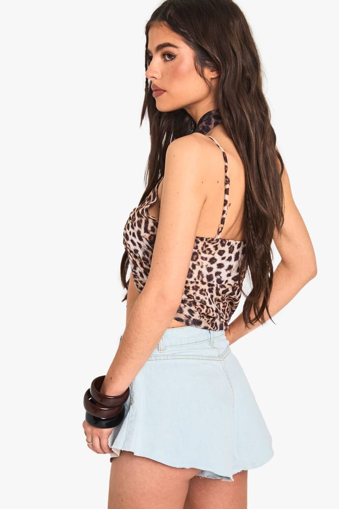 boohoo Dames Basic Denim Flippy Short | Bleached Blue | Maat: 6