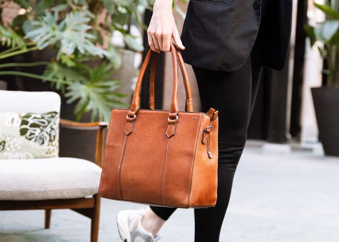 Berba | Lucca | Laptoptas | 15.6 inch | Handtas | Dames | Zwart | Leer