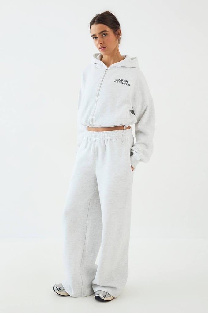 Dames DSGN Studio Badstof Applique Rechte Pijp Jogger | Asgrijs | Maat: Medium