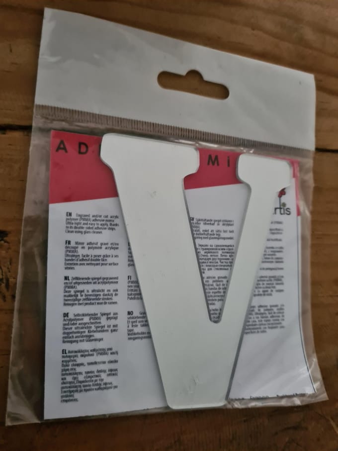 Letter V spiegel zelfklevend Artis