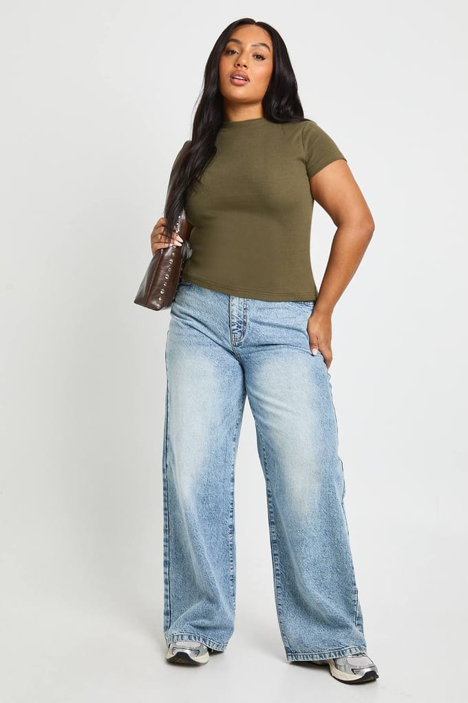 boohoo Dames Plus Rib Getailleerde Top met Korte Mouwen | Kaki | Maat: 44