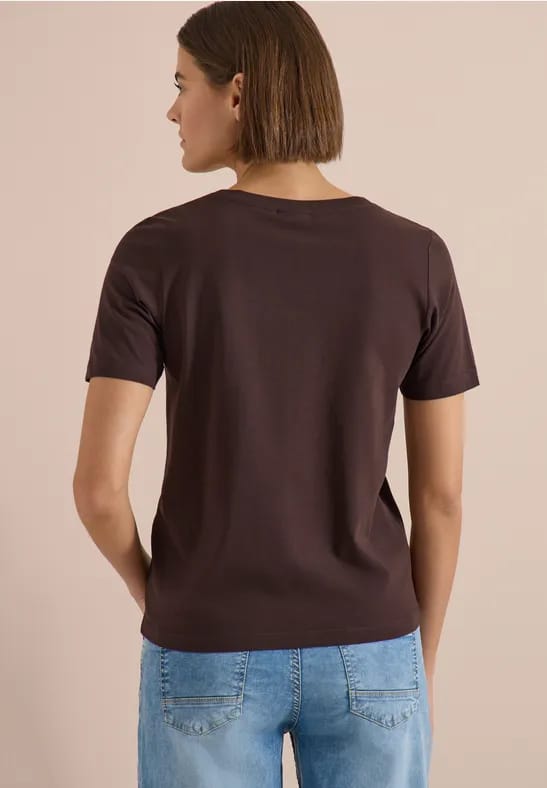 Shirt met boothals en Wording Artwork