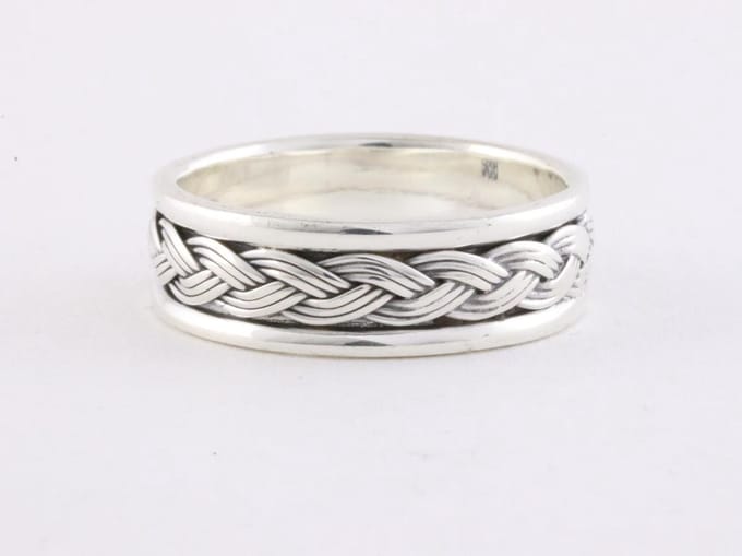 Zilveren ring met vlechtmotief - maat 16