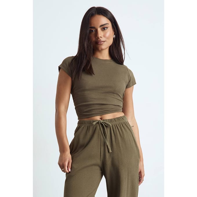 boohoo Dames Geribbeld korte mouwen nauwsluitende top | Kaki | Maat: 38