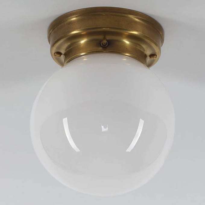 Berliner Messinglampen Plafondlamp D99-115 op B met opalen glazen kap