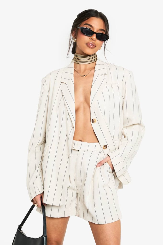 boohoo Dames Op maat gemaakte linnen-look gestreepte shorts | Stone | Maat: 8