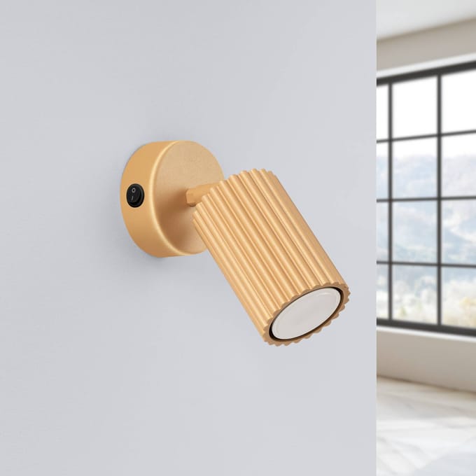 Wandlamp KARBON compacte geribbelde spot - Sollux Lighting - IP20 - Goud aluminium behuizing - 8 x 16 x 16 cm - 1 x GU10 LED, exclusief lichtbron - Max. 10 W - Minimalistische wandlamp voor gang, hal en woonkamer