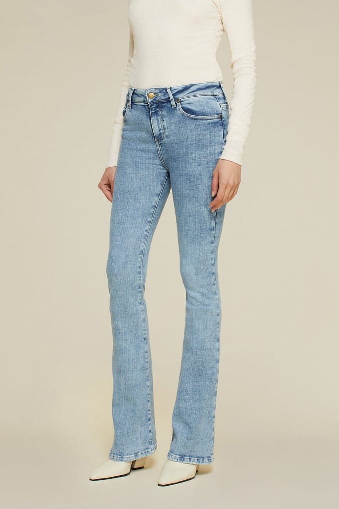 Lois Raval Snow Wash Größe: W29L32 | Ausgestellte Hosen Outlet | Damen | Weiß