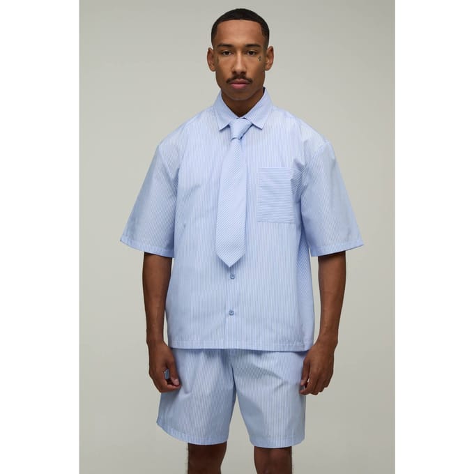 Gestreept Shirt, Short & Stropdas Boxy Shirt & Short Set | Light Blue | Size Medium