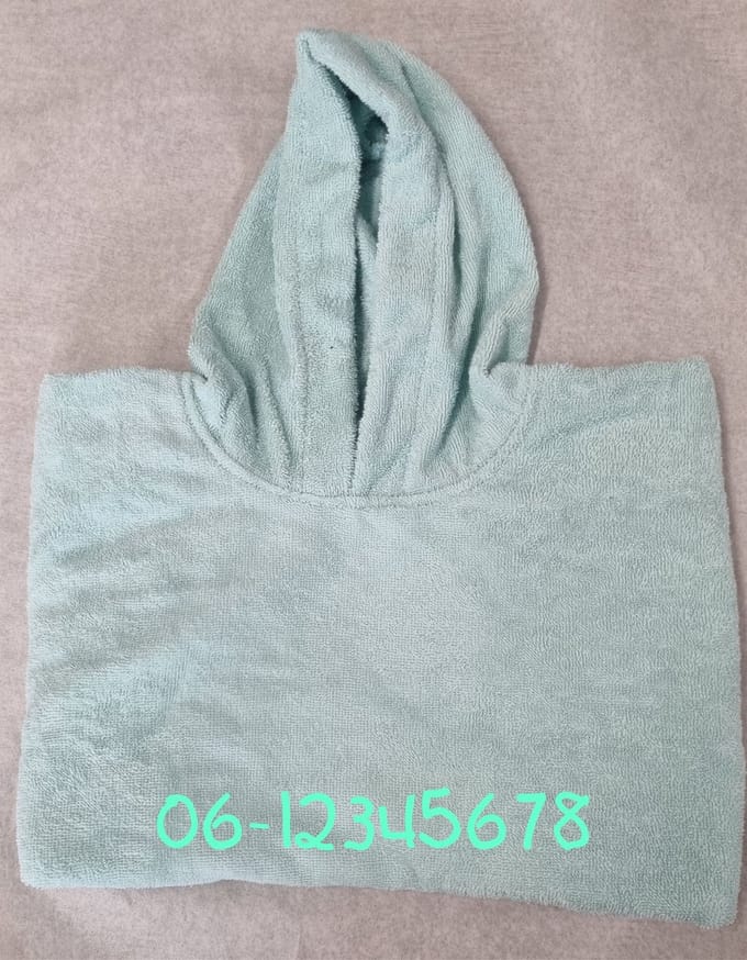 Poncho met naam en/of Telefoonnummer geborduurd