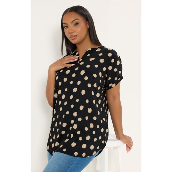 Yours Zwarte Getextureerde Top Met Polkastippen En Inkeping In De Hals Size 48