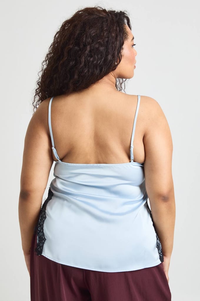 boohoo Dames Plus Satijnen Hemdtop Met Kanten Rand | Babyblauw | Maat: 48