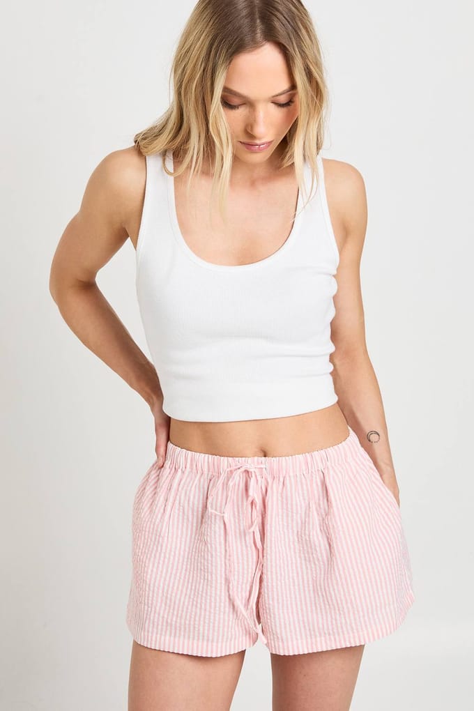 boohoo Dames Petite Gestreepte Seersucker Short Met Elastische Taille | Roze | Maat: 44