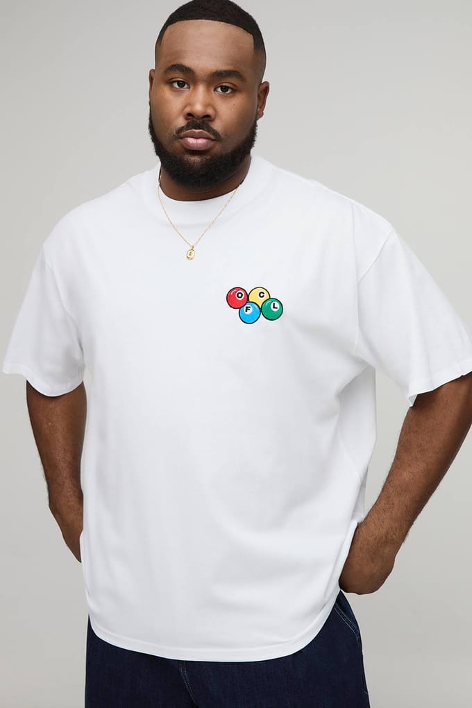 Plus Oversized Plus OFCL 8 Ball Geborduurd T-shirt in Wit | White | Size 2XL