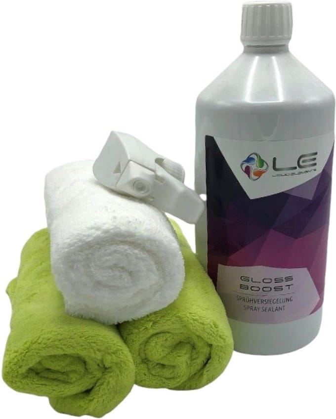 LE Liquid Elements Gloss Boost 1000 ml  Quick detailer set nu met 3 ultra zachte doetsdoekjes 40 x40 cm 550 gsm