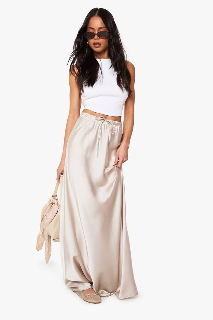 boohoo Dames Satijn Maxi Sliprok met Trekkoord | Champagne | Maat: 42