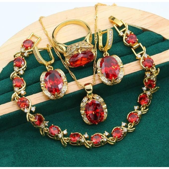 Ensemble de bijoux en zircon incrusté de diamants Dames Accessoires romantiques Mode Luxe Haut de gamme Lumière 10 yards beige