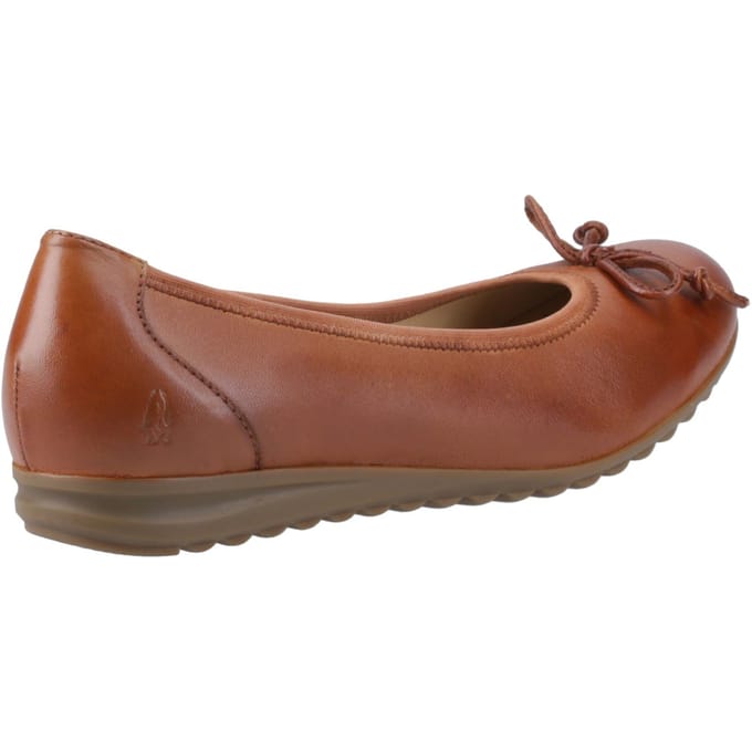 Hush Puppies Lucille Leren Dames Tan Platte Schoenen