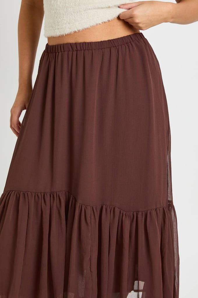 boohoo Dames Chiffon gelaagde maxi-rok | Chocolate | Maat: 6