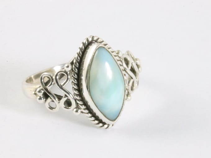 Fijne bewerkte zilveren ring met larimar - maat 16.5
