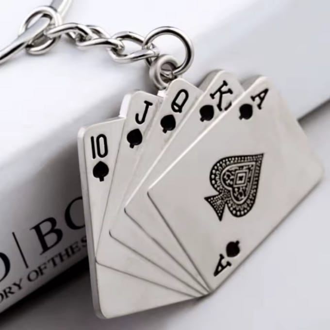 New Age Devi - Poker Kaarten Sleutelhanger - Zilverkleurig - Royal Flush - Speelkaarten