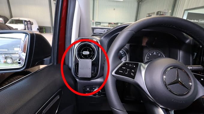 Brodit ProClip houder geschikt voor Mercedes Benz Vito 2024 - Left mount