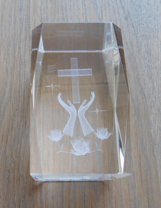 Beeld Maria Wonderdadige in kristal 010734