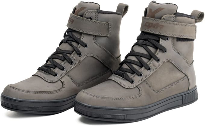 Motor sneakers HALTYA