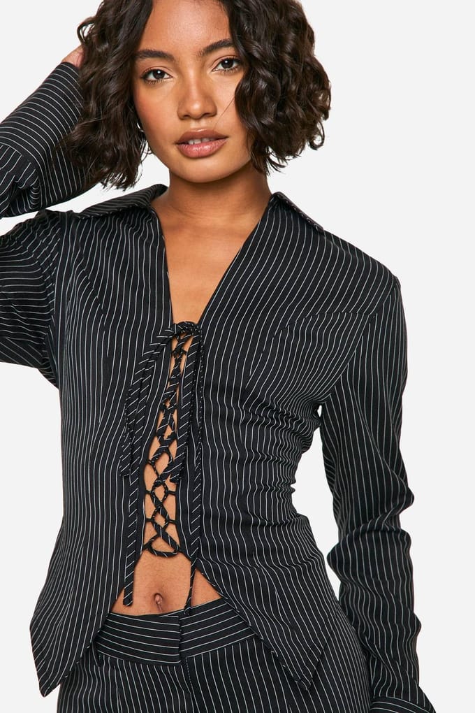 boohoo Dames Tall Pinstripe Lace Up Tailored Shirt | Black | Maat: 12