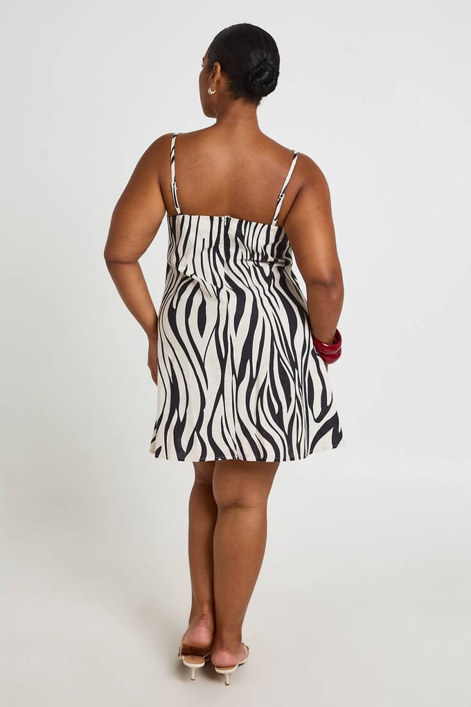 boohoo Dames Plus Zebraprint Linnen Getailleerde Rechte Jurk | Maat: 54