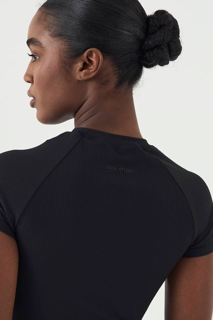 Dames DSGN Studio Ultra Sculpt Geribbeld Korte Mouw Top | Zwart | Maat: Large